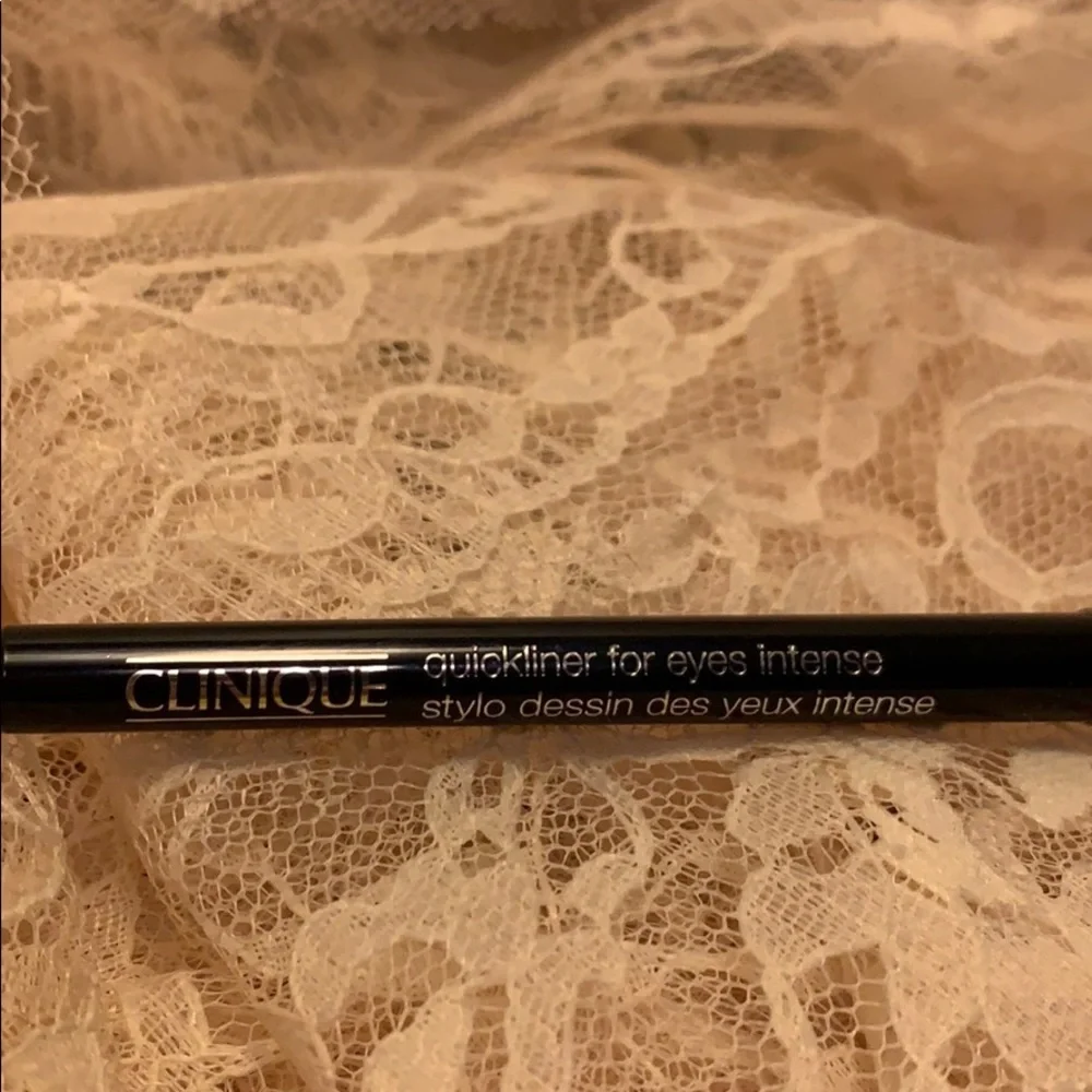 Clinique Quickliner for eyes Intense Black…